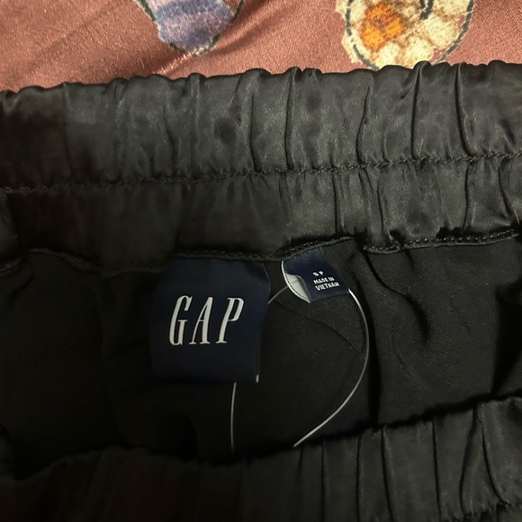 GAP Black skirt size small - Picture 2 of 5
